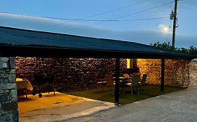 Tom Rocky'S Farmyard